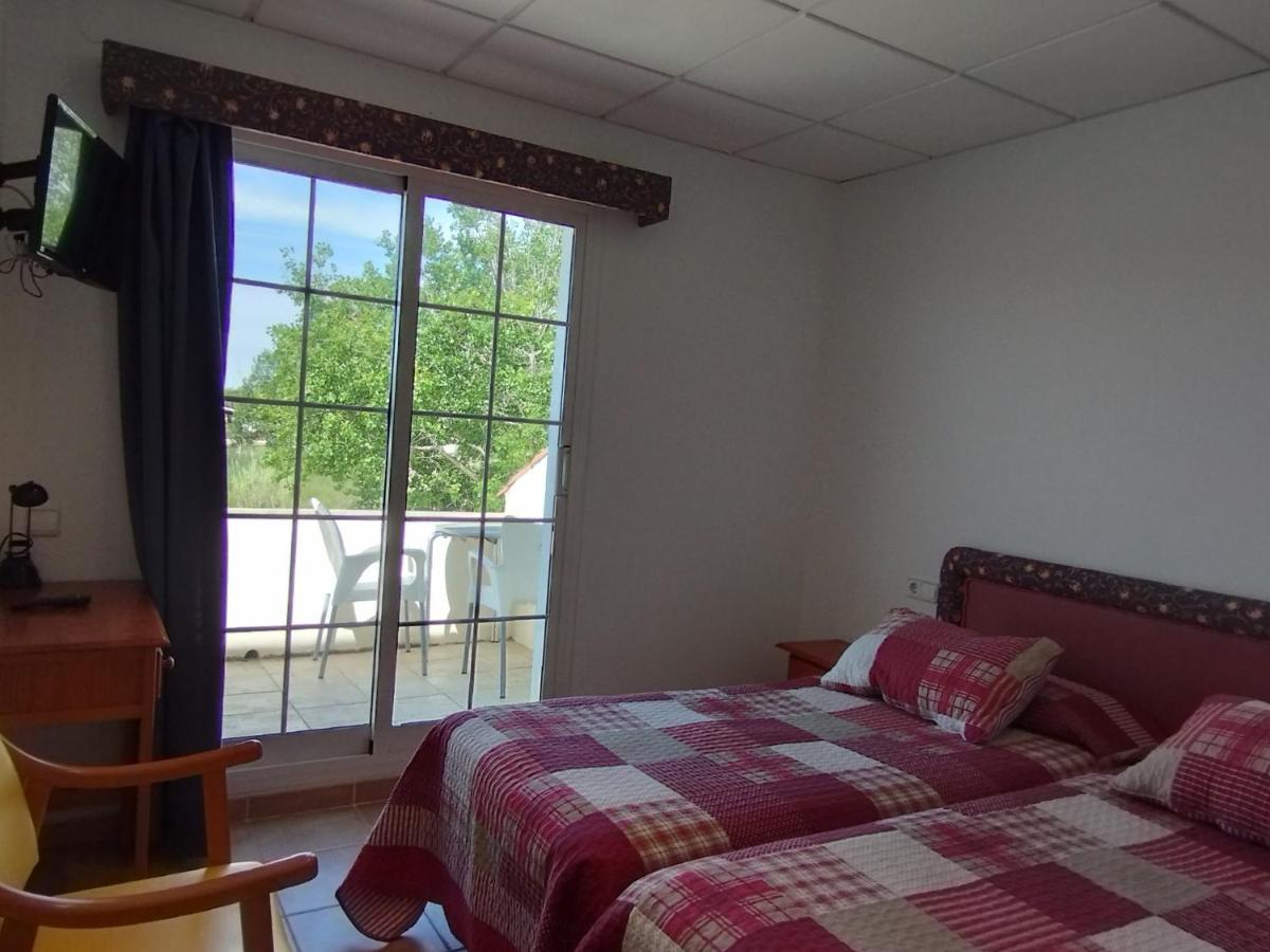 Hostal Restaurant Paca ริวมาร์ ภายนอก รูปภาพ